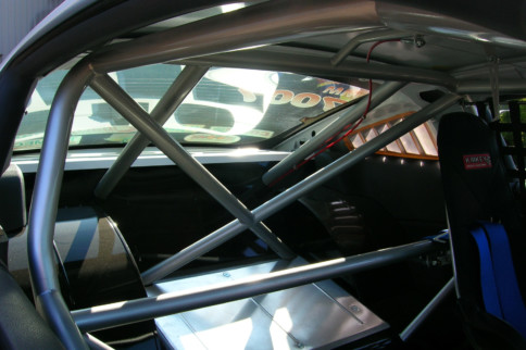 Welcome To The Jungle: Tips For Selecting A Pre-Made Roll Bar/Cage